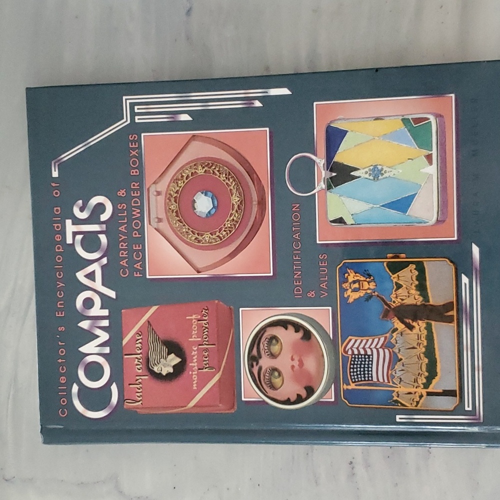 Vintage Collectors Encyclopedia of Compacts Carryalls & Face Powder Boxes Book.